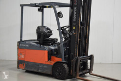Empilhador elevador Toyota 7FBEF18 usado