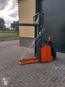 Gerbeur accompagnant Linde L16 stapelaar elektrische hefhoogte 539 cm accubj 2018