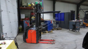 Stacker Linde l14ap staplaar elektrische met dubelehefing com conductor de pé usado