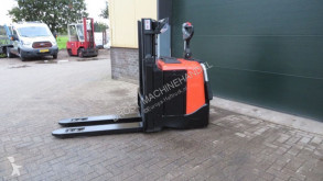 Apilador BT spe200d stapelaar elektrische met maar 1545 draaiuren de conductor a pie usado