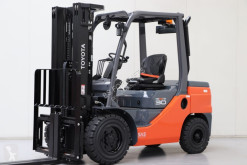 Кар Toyota 52-8FDF30 втора употреба
