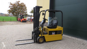 Caterpillar heftruck elektrische met 3 deligemast zeer goed электропогрузчик б/у