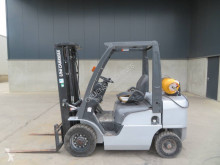 Empilhador elevador Nissan P1F2A250 usado