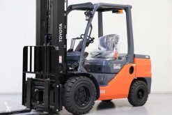 Empilhador elevador Toyota 52-8FDJF35 usado