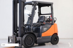 Empilhador elevador Doosan G25P-5 usado