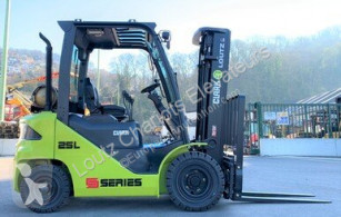 Clark S25L used gas forklift