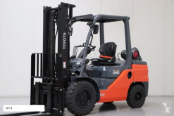 Toyota可升降式叉车 02-8FGJF35 二手