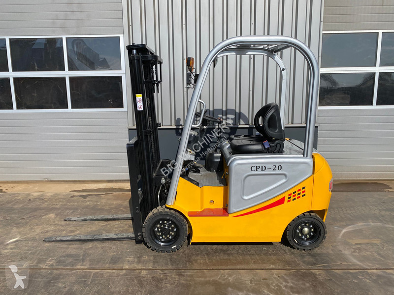 CPD 20 Forklift - 2.000 kg loading cap....