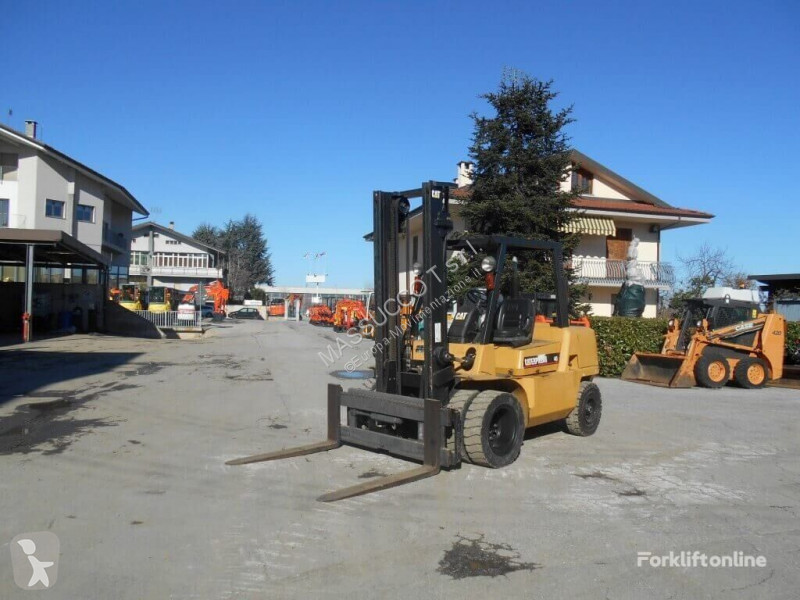 Caterpillar DP40KL Gabelstapler