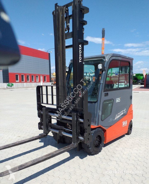 Carrello elevatore Toyota 8FBMT30