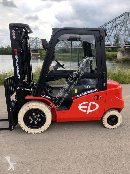 Chariot élévateur EFL303