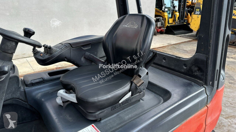 Teleskopický manipulátor Linde E30L