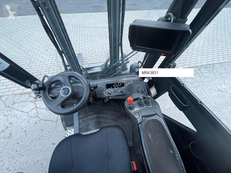 Teleskopický manipulátor Linde H25D