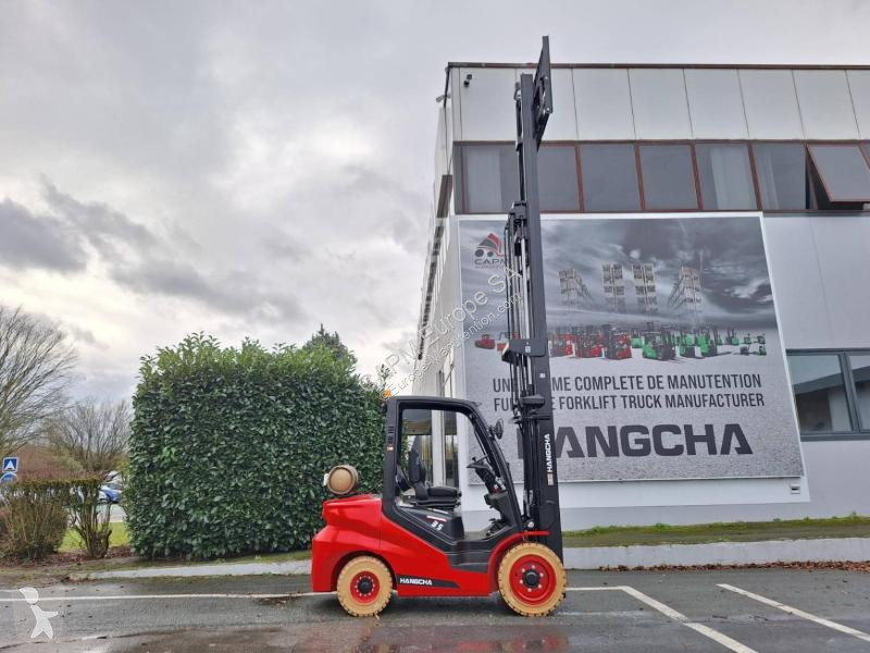 Teleskopický manipulátor Hangcha G-2