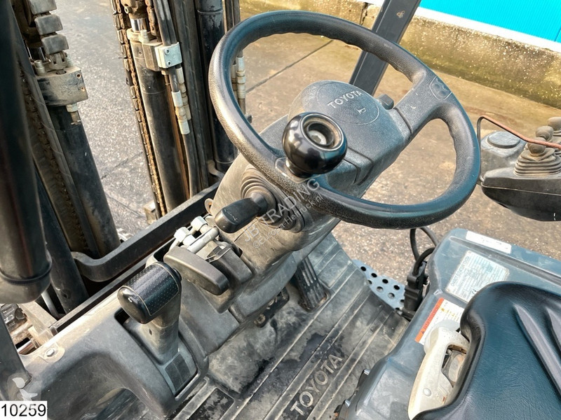 Teleskopický manipulátor Toyota 8FBEKT18...