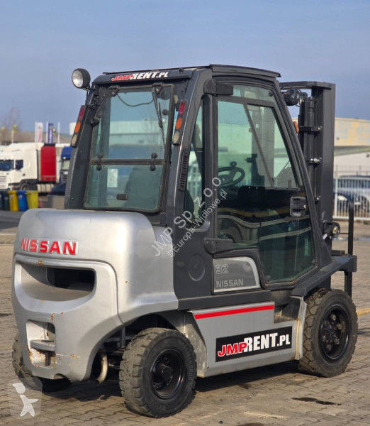Teleskopický manipulátor Nissan FGD02 A 32 Q