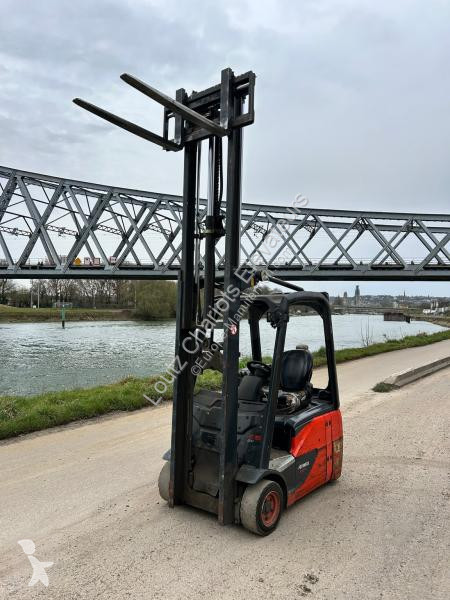 Chariot élévateur Linde  E16C-02