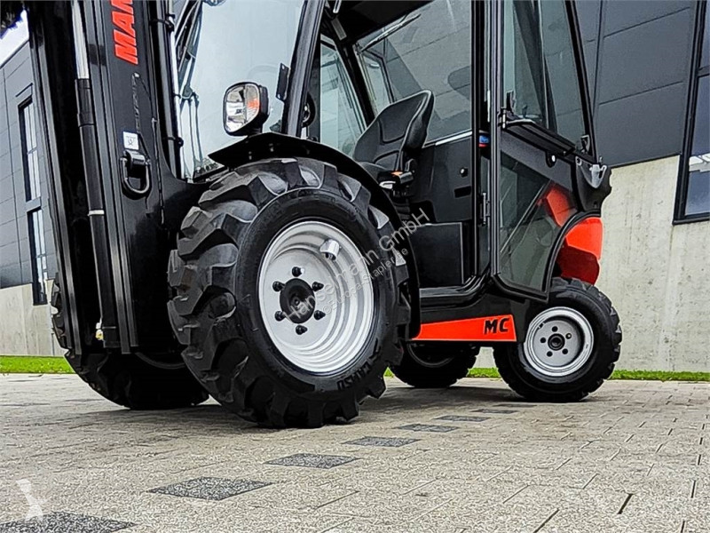 Carretilla todoterreno Manitou MC 25-4