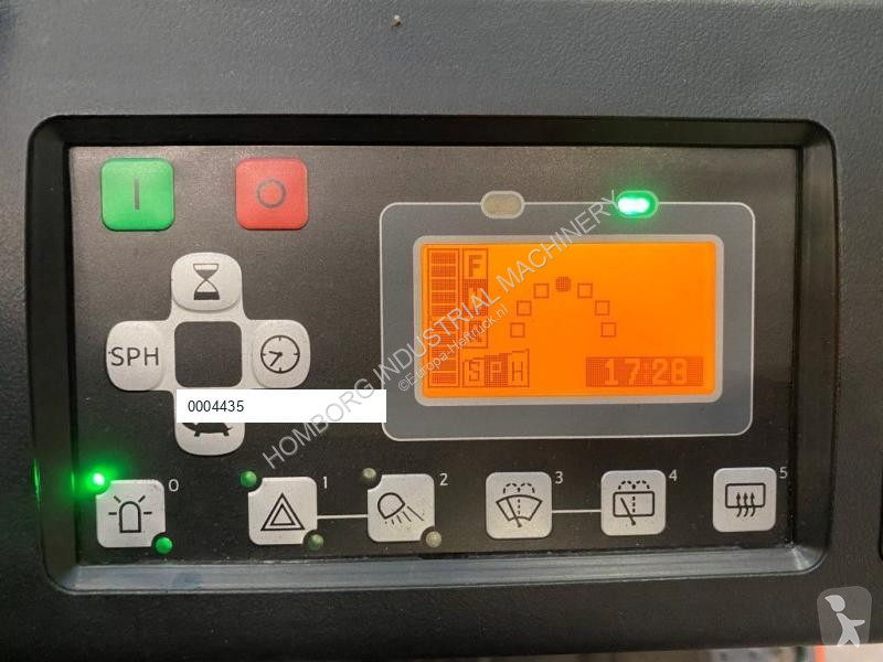 Teleskopický manipulátor Toyota 2 ton Traigo 20...