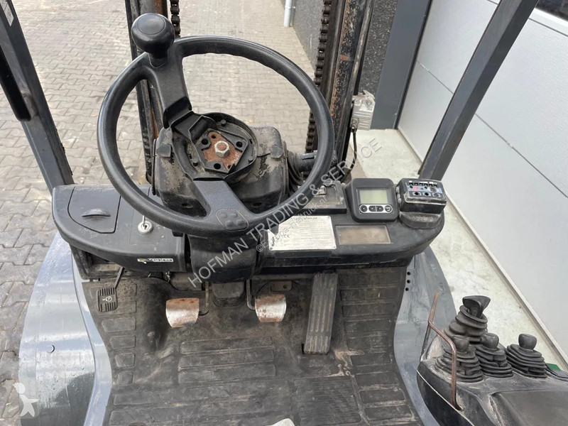 رافعة شوكية Toyota 02-8DF30