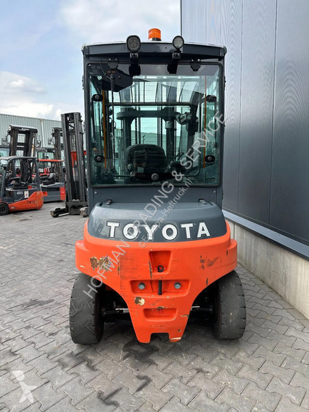Teleskopický manipulátor Toyota 8FBMT45