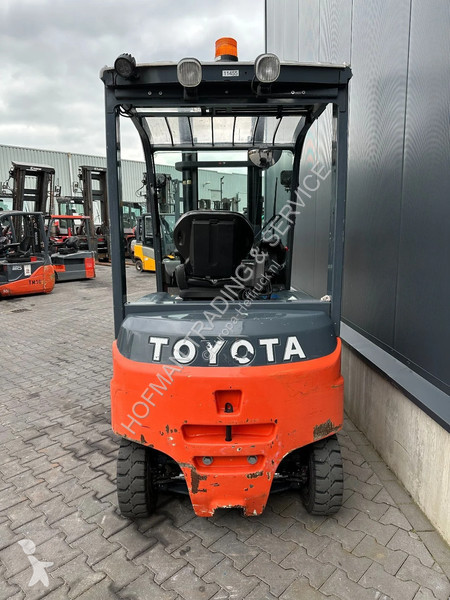 Teleskopický manipulátor Toyota 8FBMKT25