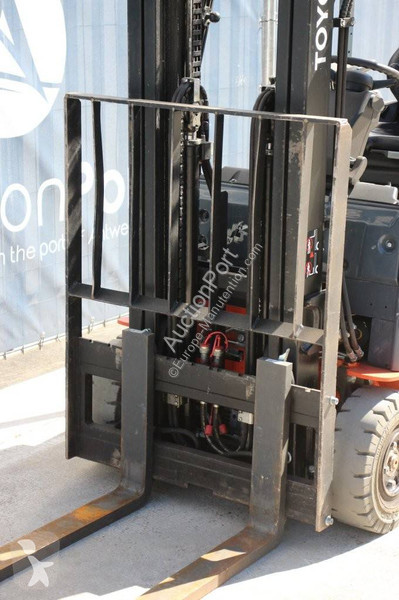 Heftruck Toyota 8FBEK18T