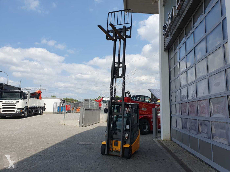 رافعة شوكية Jungheinrich EFG 215 / Triplex:...