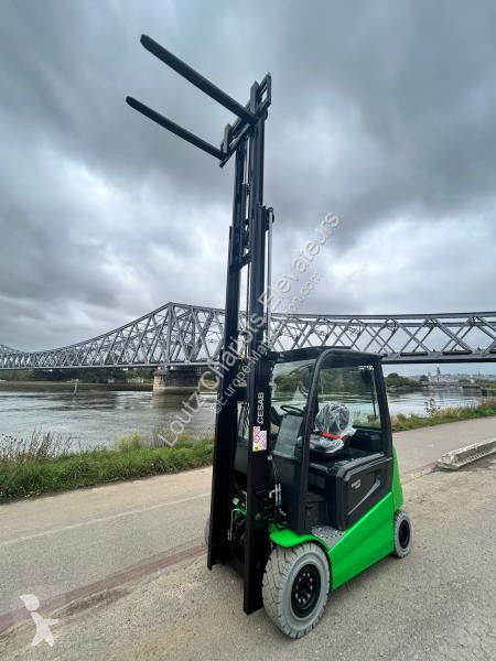 Teleskopický manipulátor Cesab  B625II