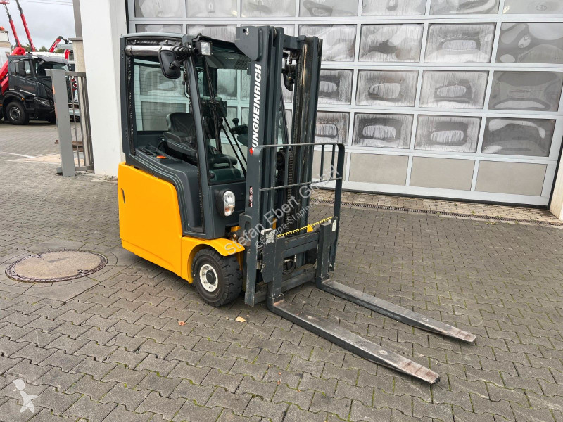 رافعة شوكية Jungheinrich EFG 215 / Triplex:...