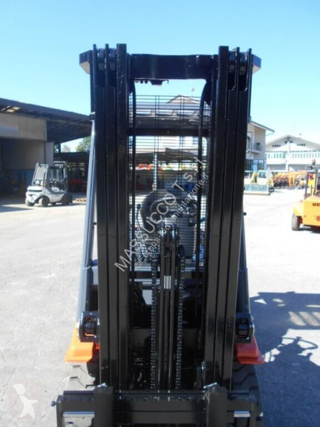 رافعة شوكية Toyota 02-7FDF18