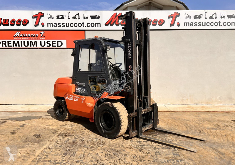 رافعة شوكية Toyota 7FD 40