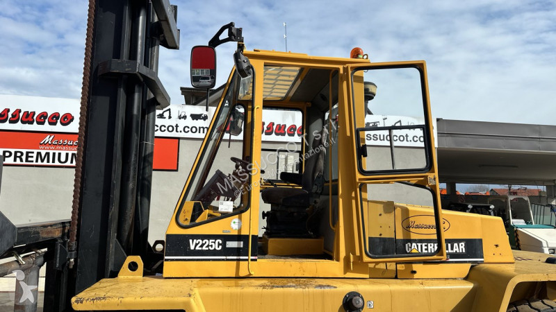 رافعة شوكية Caterpillar V225C