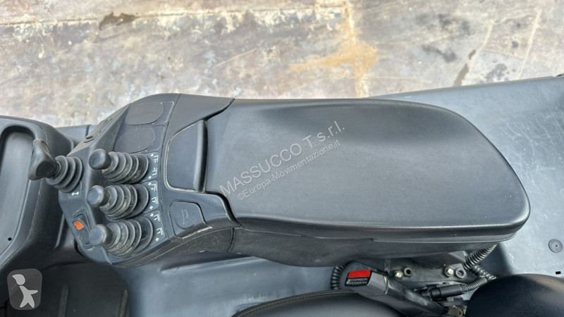 Vysokozdvižný vozík Linde E30L - 01