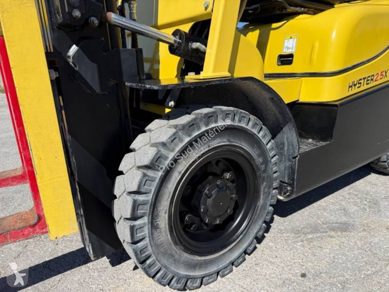 رافعة شوكية Hyster