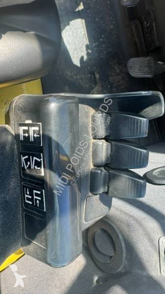 رافعة شوكية Hyster