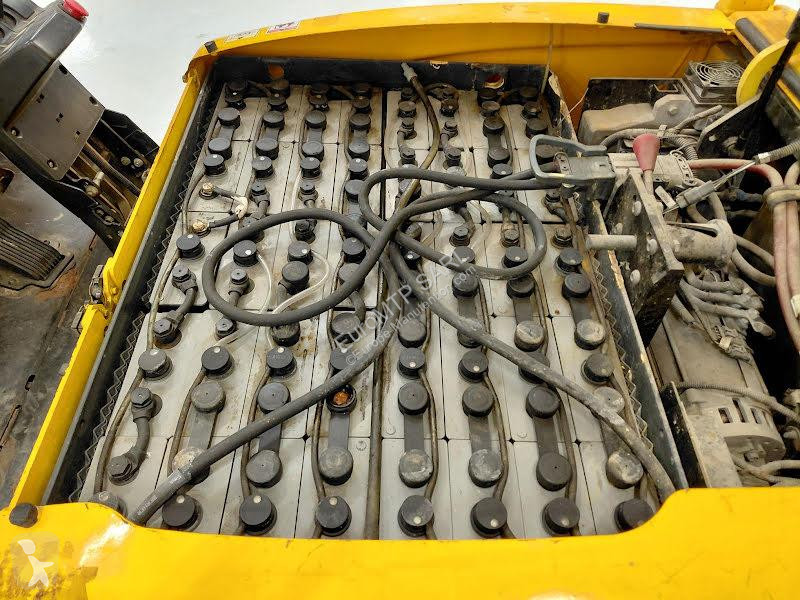 رافعة شوكية Hyster