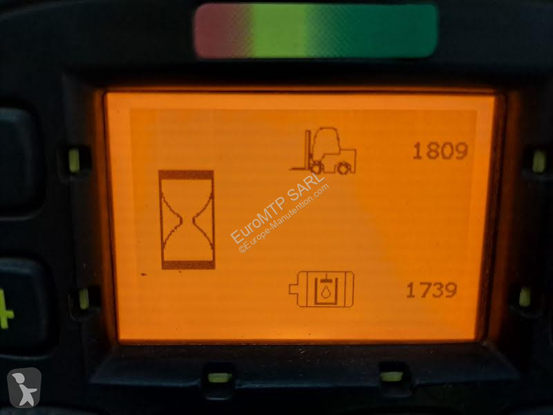 رافعة شوكية Hyster