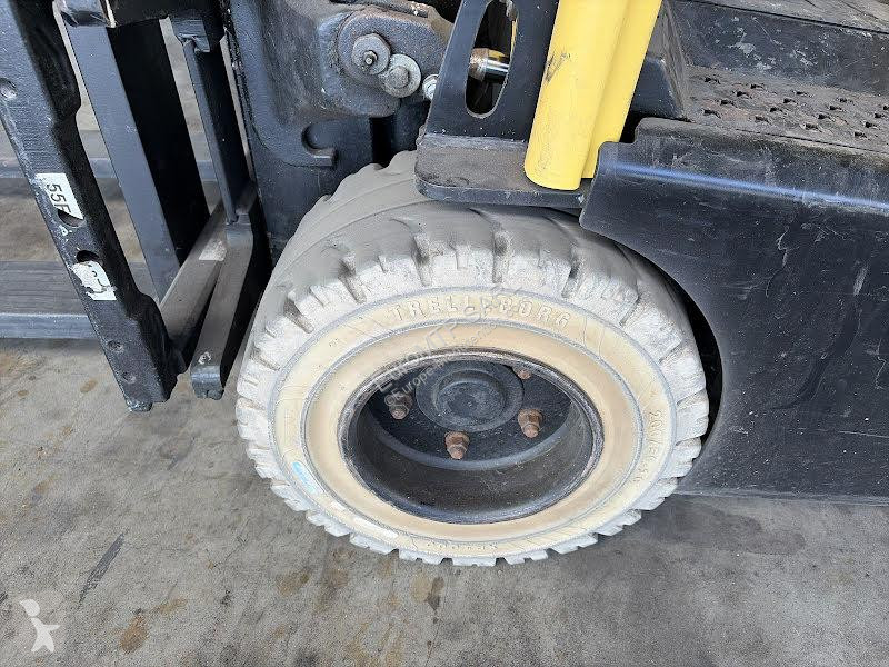 رافعة شوكية Hyster