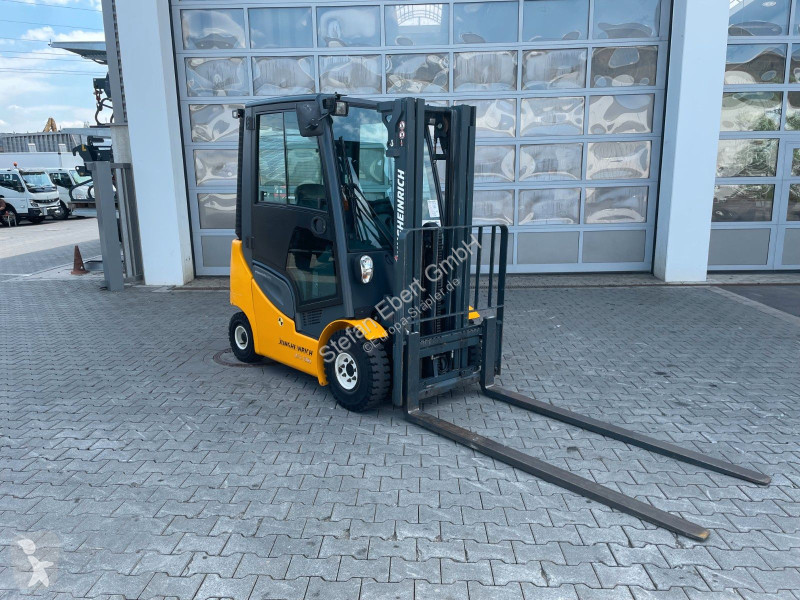 Кар Jungheinrich 316s / Triplex: 4.4m / 2.008h...