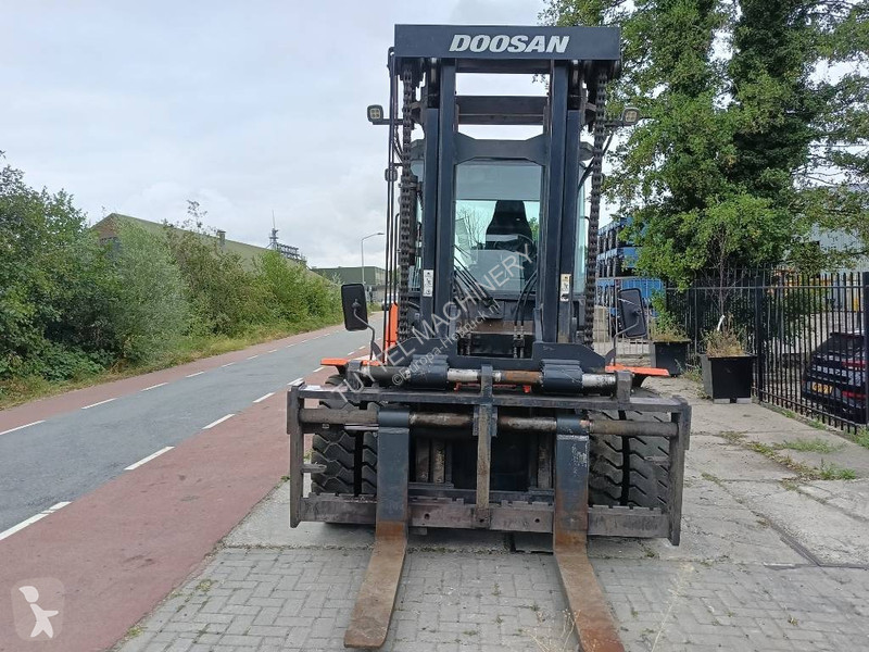 رافعة شوكية Doosan D 160 S-5 16 ton heftruck...