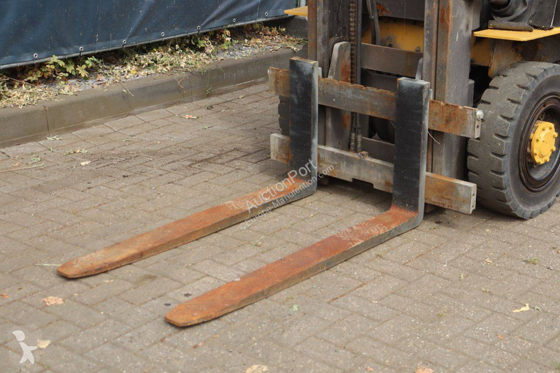 Stivuitor Caterpillar DP25
