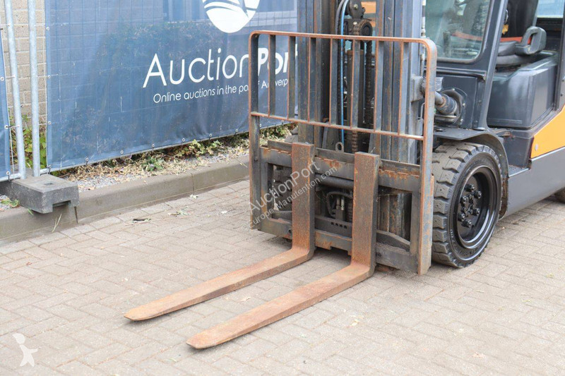 Teleskopický manipulátor Doosan D30S-5