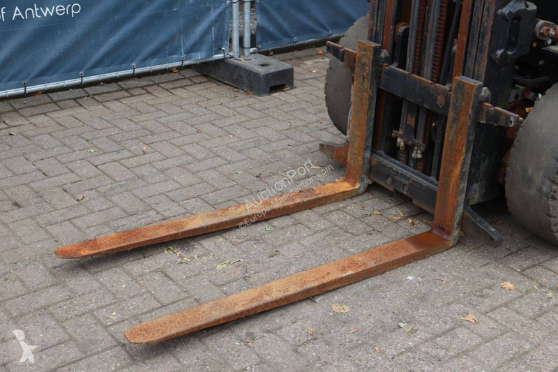 Teleskopický manipulátor Hyster