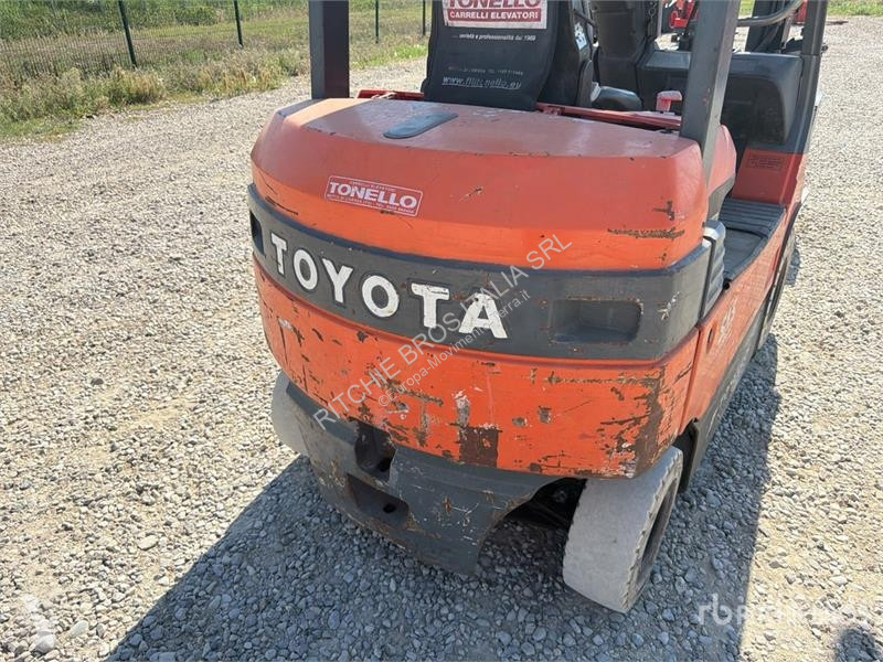 Empilhador elevador Toyota 7FBH25