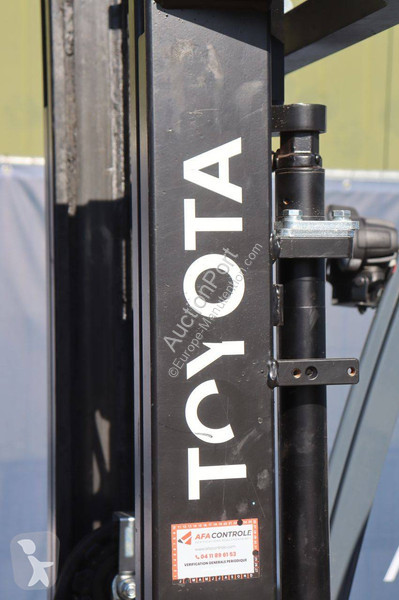 Carretilla elevadora Toyota 8FBEK16T