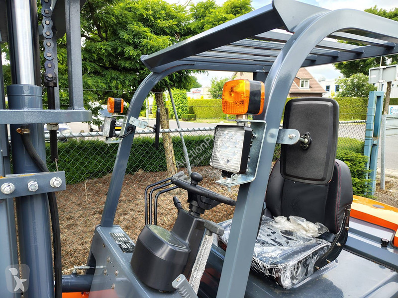 Chariot élévateur  CPCD25