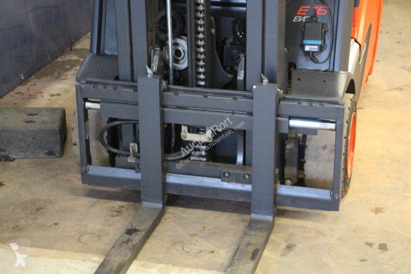 Chariot élévateur Linde E16