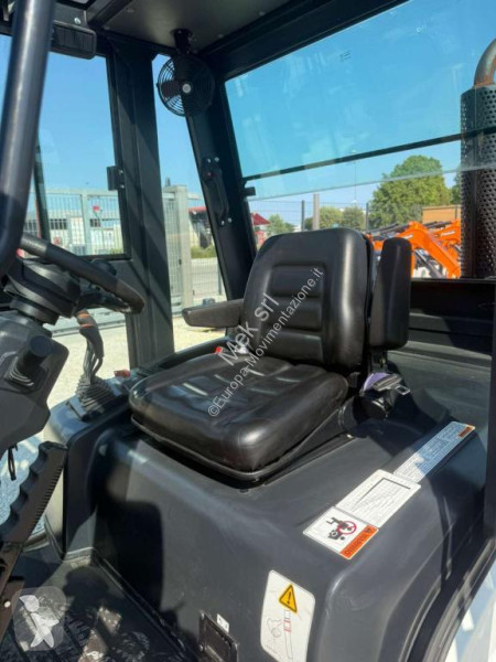 رافعة شوكية Bobcat D25NXP