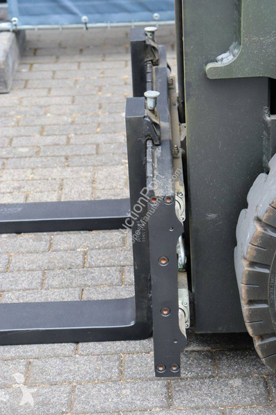 Empilhador elevador Cesab M325G